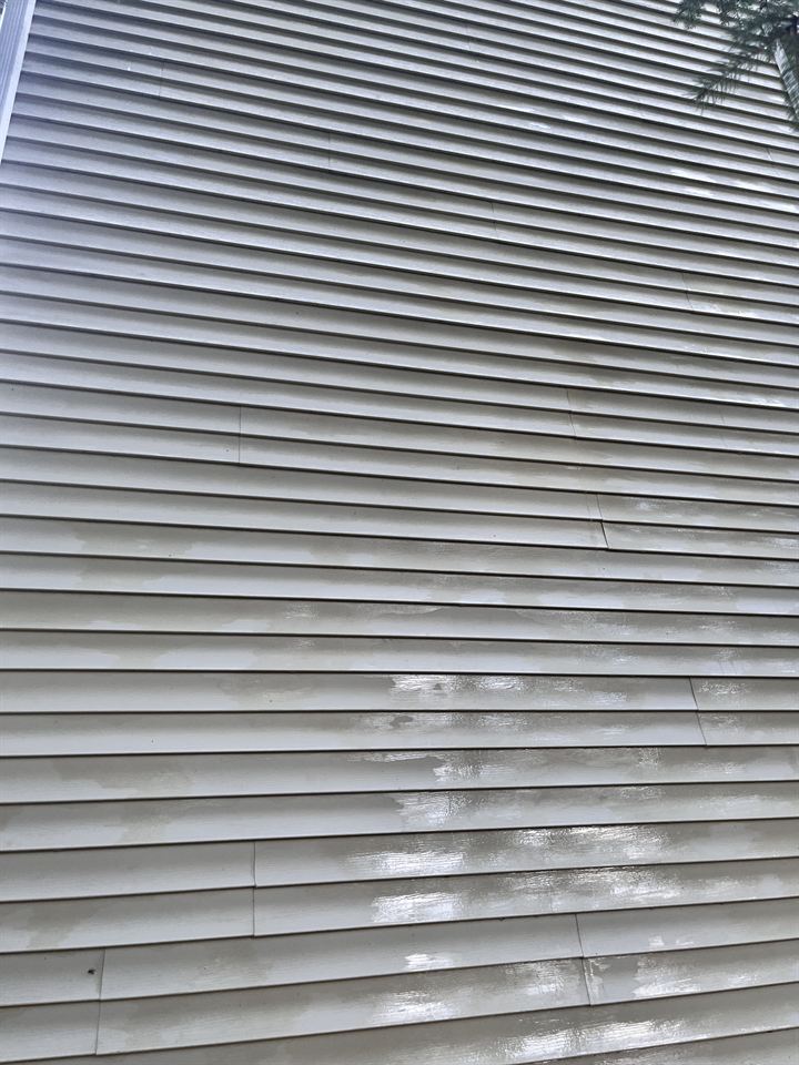 Close-up of the side wall siding after washing